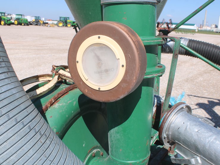 #2071-•-neuro-8100-airleg-grain-vac-image-11