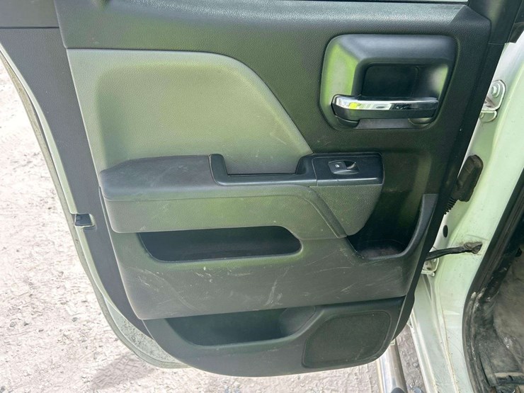 2019-chevrolet-silverado-image-18