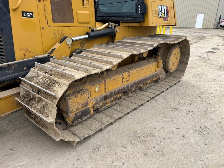 2021-caterpillar-d4-image-13