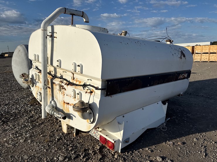 #5024-•-agm-agmc9l-~2000gal-water-tank-truck-bed-inv#-5024-image-3