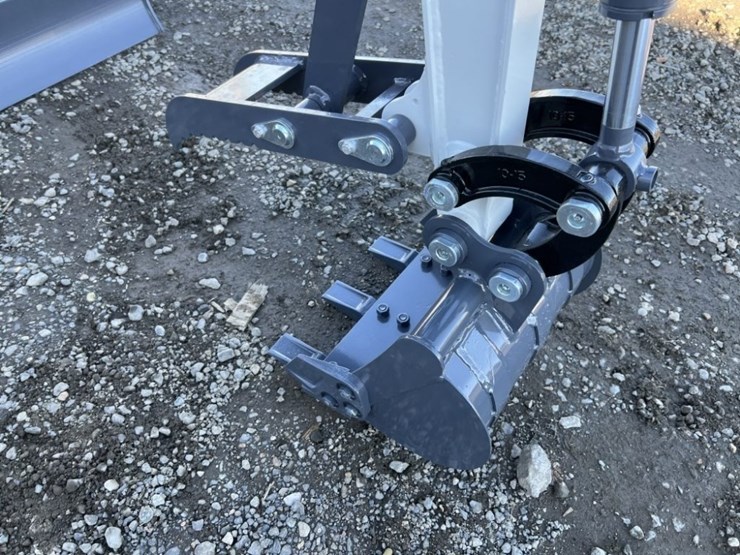 2025-battler-et15h-6-mini-hydraulic-excavator-image-12