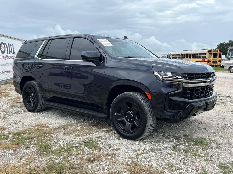 2023-chevrolet-tahoe-image-2