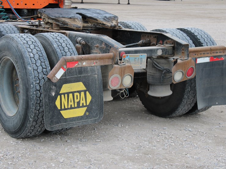 #2063-•-#2063--2006-freightliner-century-classic-s/t-semi-image-8