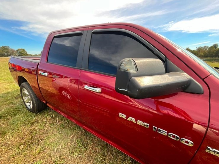 2012-dodge-ram-1500-image-18