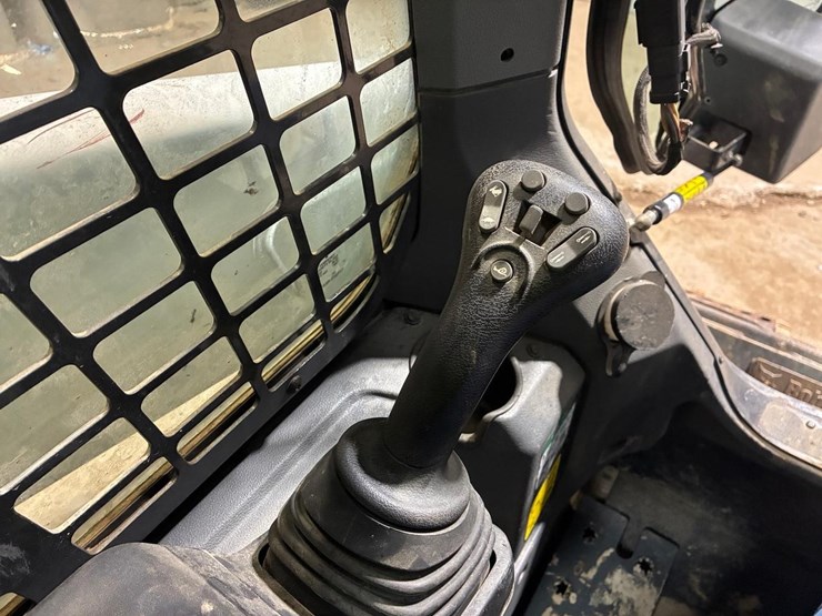 2021-bobcat-t66-image-25