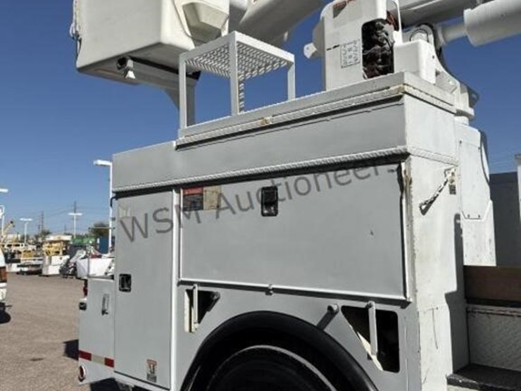 2013-international-7400-image-18