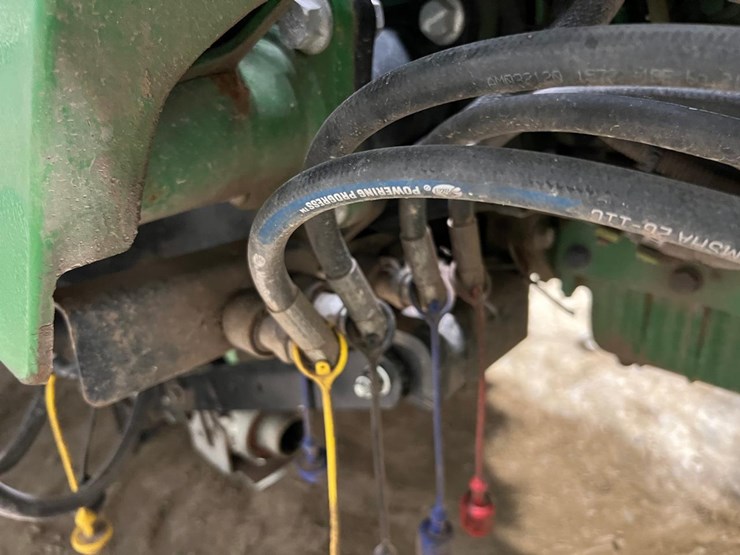 2020-john-deere-3046r-image-21