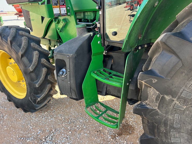 2017-john-deere-5100e-image-10