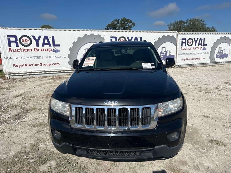 2013-jeep-grand-cherokee-laredo-image-21