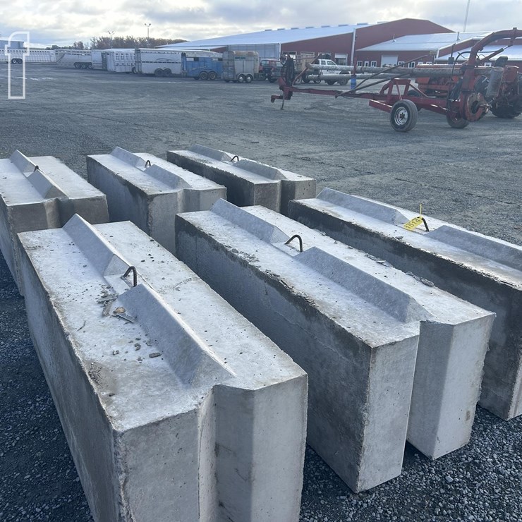 CONCRETE BLOCKS (QTY 6)