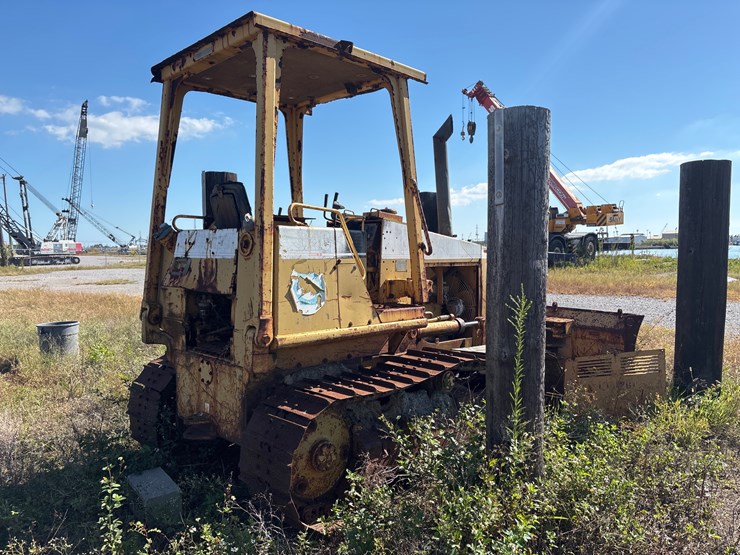 2006-caterpillar-d4c-image-3