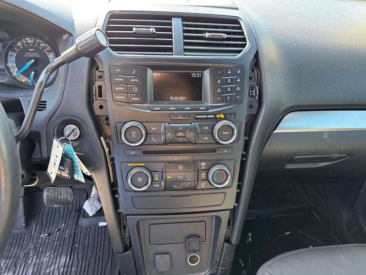 2018-ford-explorer-image-19