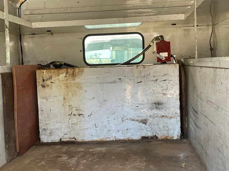 #1007-•-2017-chevy-3500-diesel-utility-truck,-(has-title)-image-22