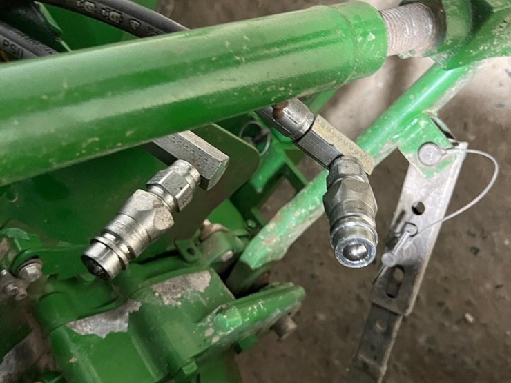 2020-john-deere-3046r-image-18