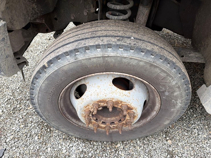 2013-ford-f550-xl-image-9