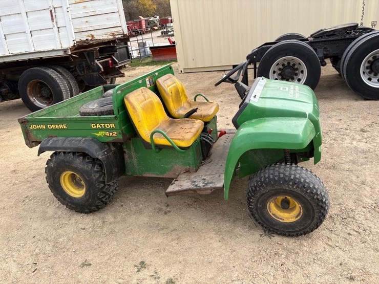 john-deere-gator-image-2
