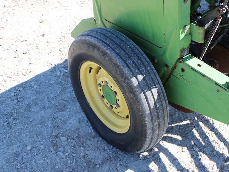 john-deere-8200-image-16