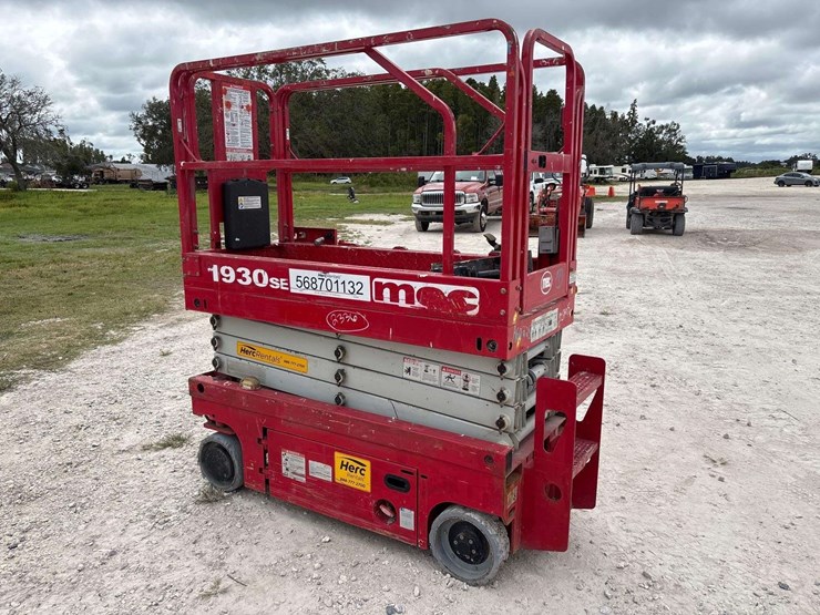 2017-mec-1930se-19ft-scissor-lift-image-2