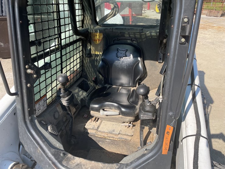 2011-bobcat-s650-image-26