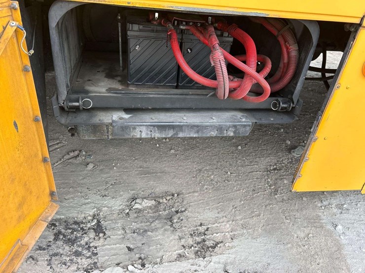 2007-freightliner-b2-image-32