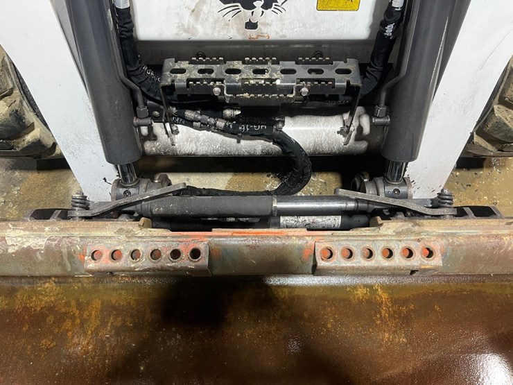 2023-bobcat-s650-image-10