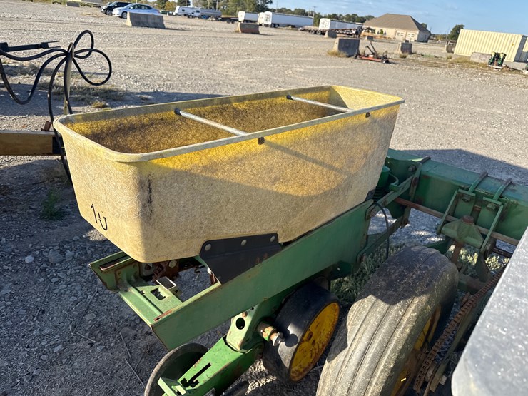 john-deere-7300-image-7