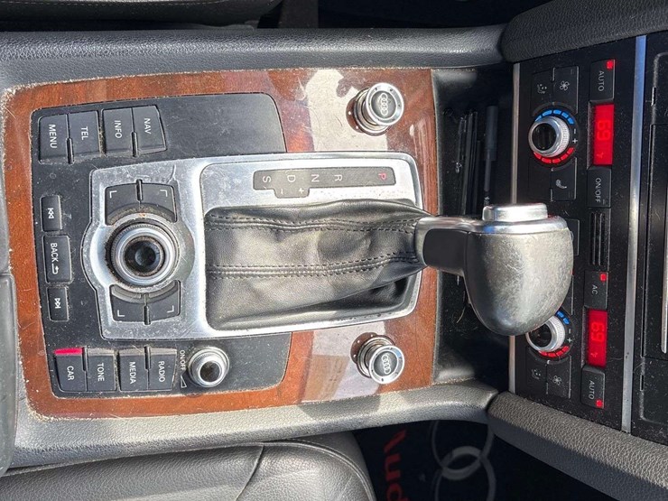 2012-audi-q7-premium-plus-awd-suv-image-17