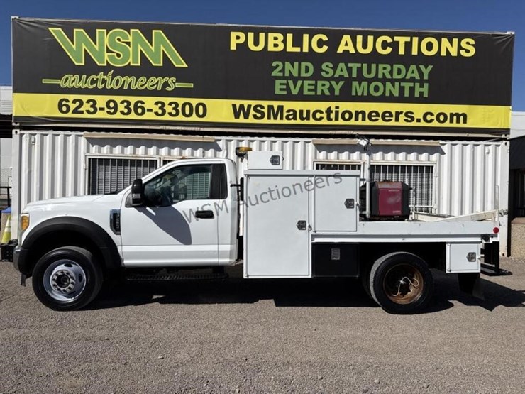 2017-ford-f550-image-1