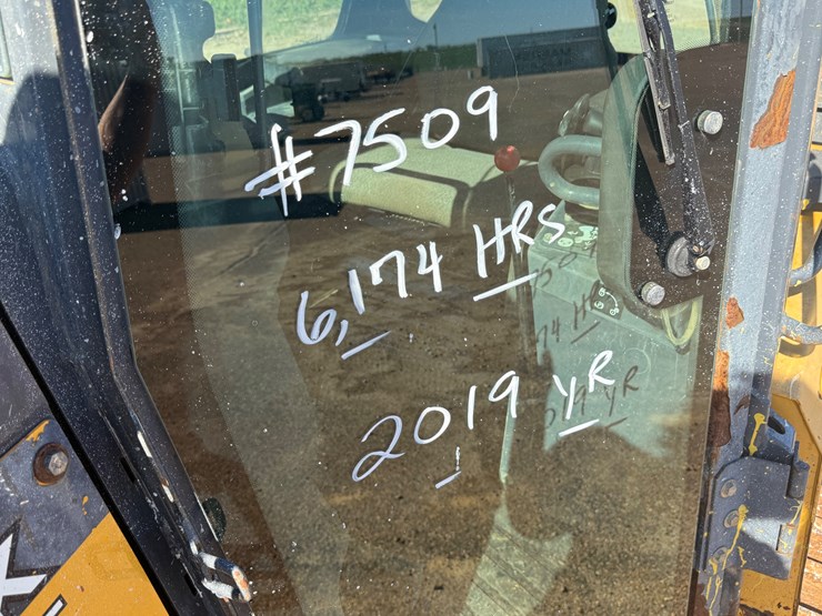 deere-650k-xlt-image-34