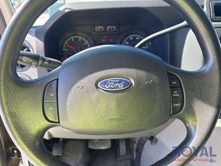 2009-ford-e450-image-13