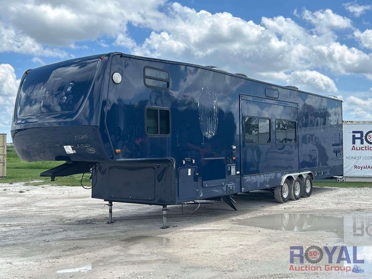 2008-41ft-kz-sportsman-police-bunk-5th-wheel-tri-axle-travel-trailer-image-1