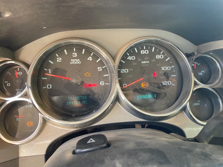 #1008-•-2012-chevy-3500-utility-truck,-(has-title)-image-36