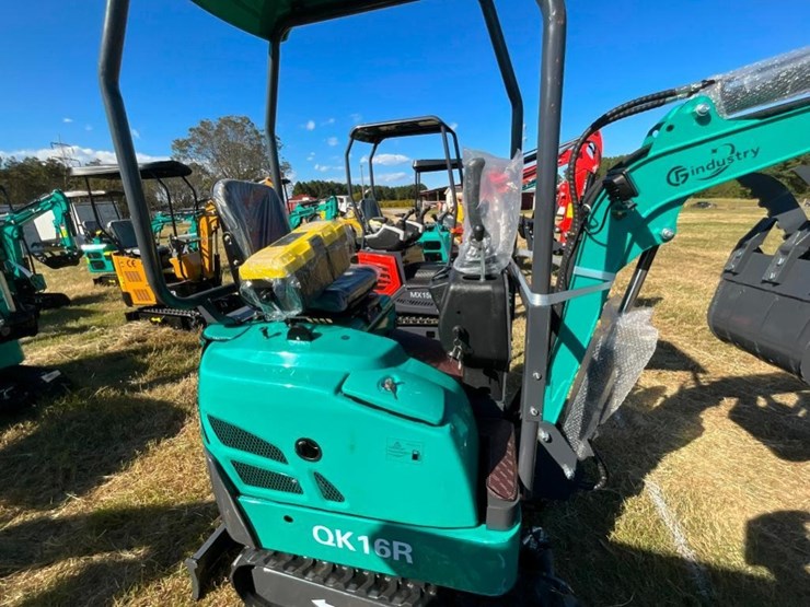 unused-cfg-qk16r-mini-excavator-(rato-15hp-bkt-image-4