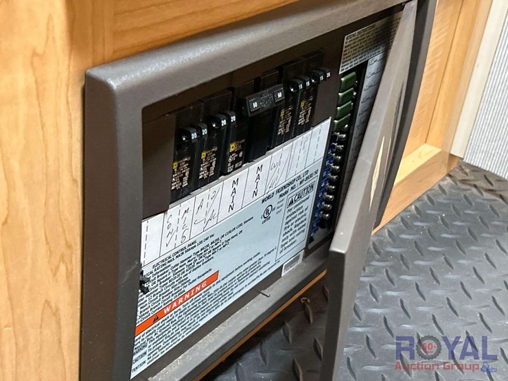 2008-41ft-kz-sportsman-police-bunk-5th-wheel-tri-axle-travel-trailer-image-26