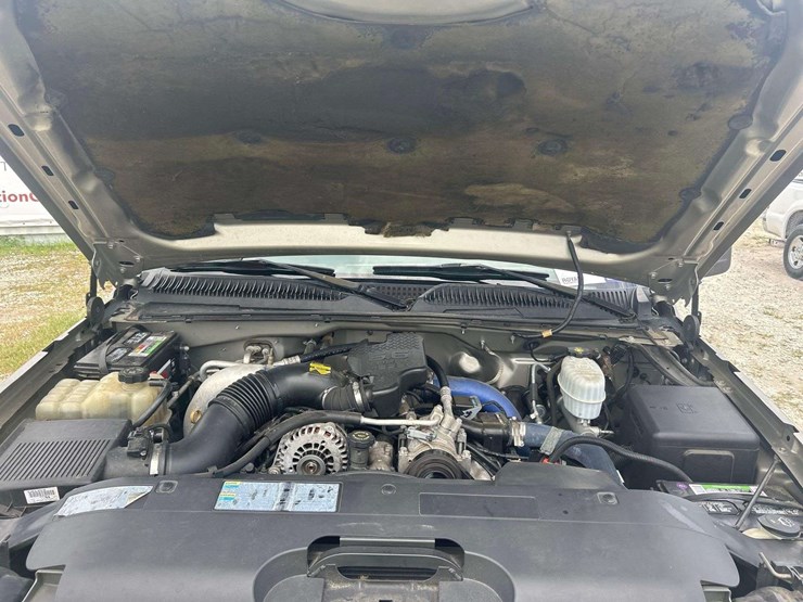 2003-chevrolet-silverado-3500-image-9