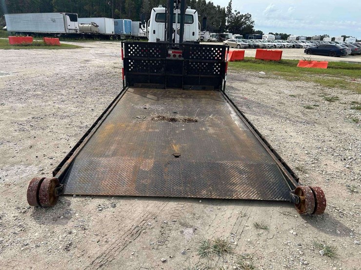 2018-freightliner-m2-106-lay-flat-roll-back-truck-image-35