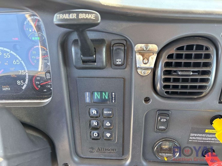 2016-freightliner-m2-106-4x4-altec-bucket-truck-image-61