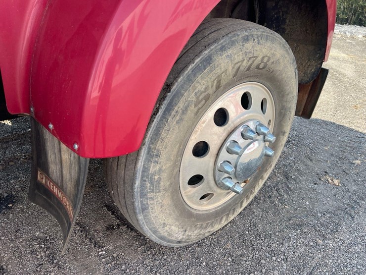 kenworth-t/a-day-cab-road-tractor-image-15