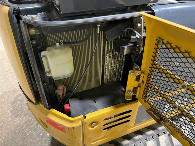 2015-deere-17g-image-18