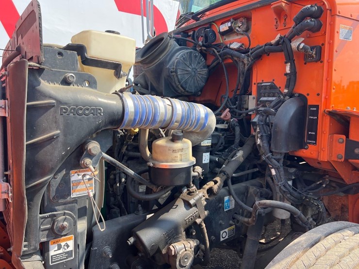 2016-peterbilt-pb337-flatbed-truck-image-12