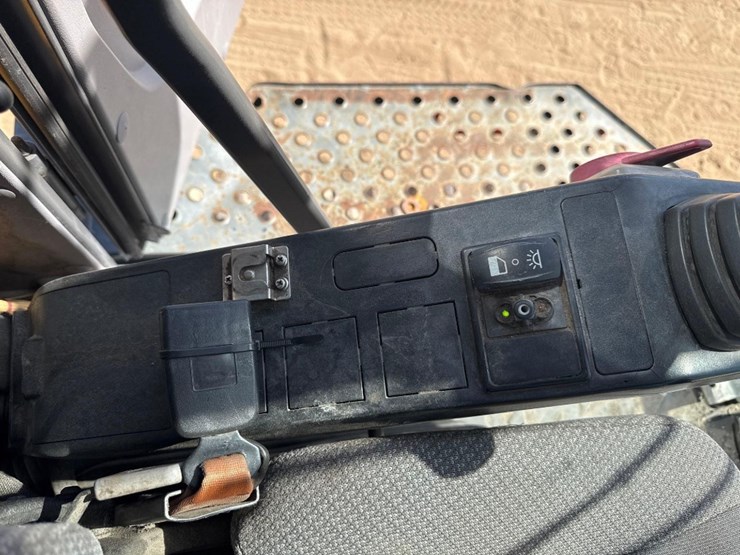 2018-volvo-ec480el-image-39