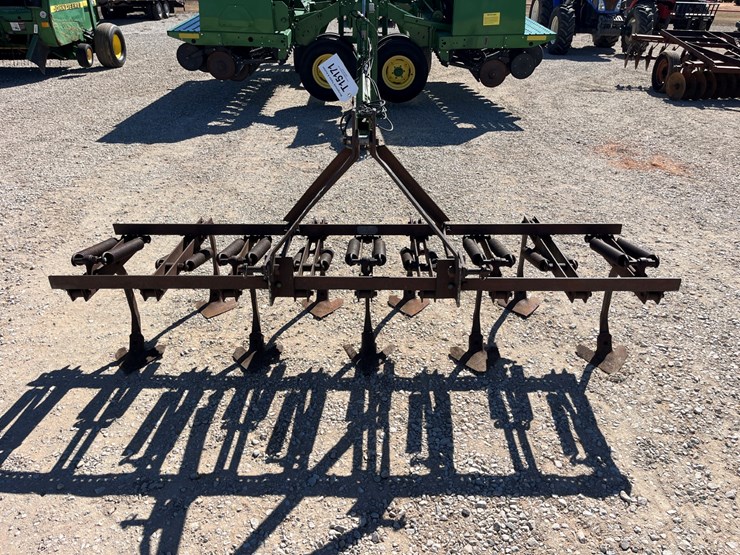 #t15171-•-ferguson-field-chisel-image-2