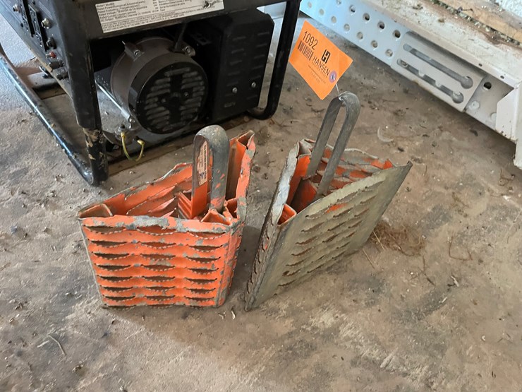 #1092-•-(2)-wheel-chocks-image-1