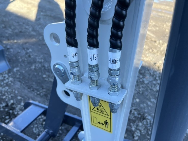 2025-battler-et15h-6-mini-hydraulic-excavator-image-11