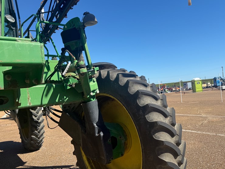 john-deere-4710-image-22