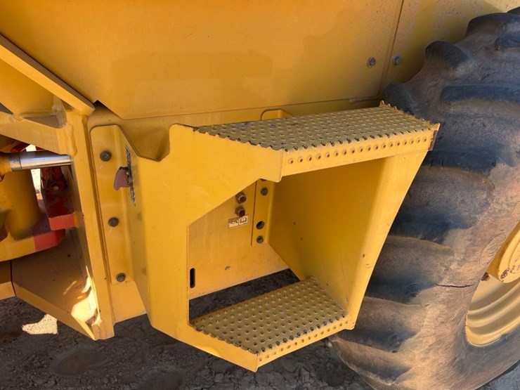 caterpillar-cp44-image-14