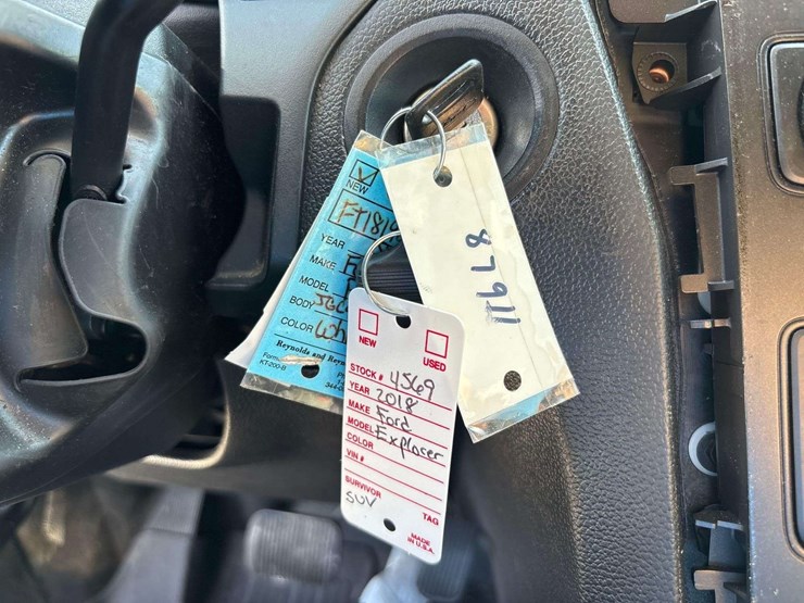 2018-ford-explorer-image-32