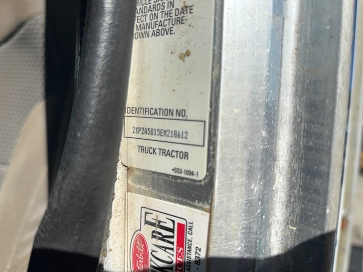 2014-peterbilt-330-image-19