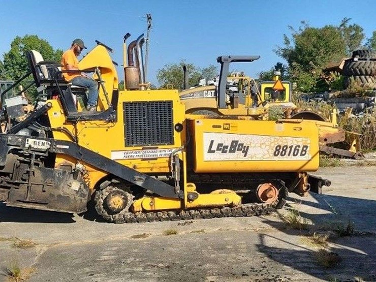 2012-leeboy-8816b-wheel-asphalt-paver-w/omini-image-2