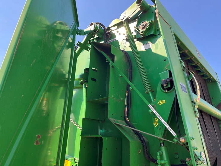 2007-john-deere-568-image-10